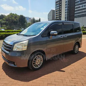 Toyota Noah 2011 Gray