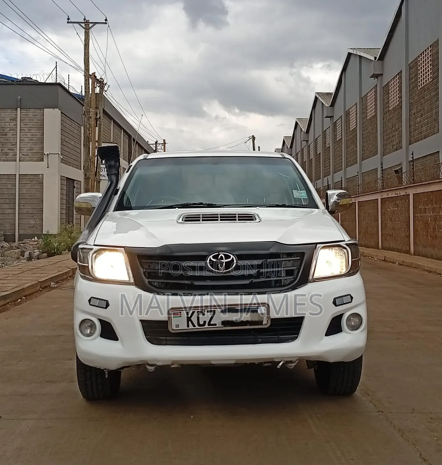 Toyota Hilux 2014 White