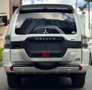 Mitsubishi Pajero 2019 White