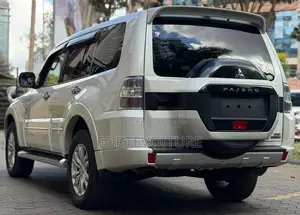 Mitsubishi Pajero 2019 White