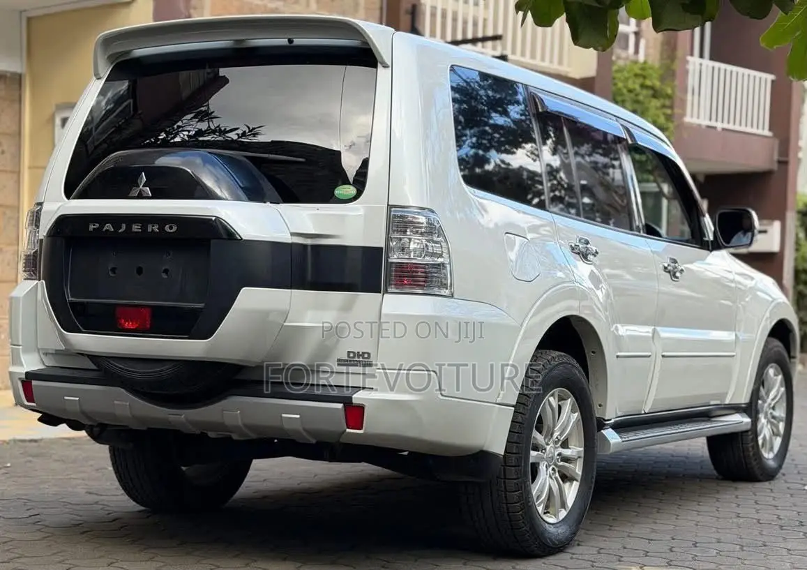 Mitsubishi Pajero 2019 White