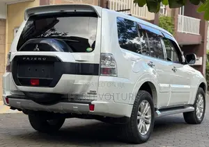 Mitsubishi Pajero 2019 White