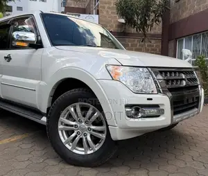 Mitsubishi Pajero 2019 White