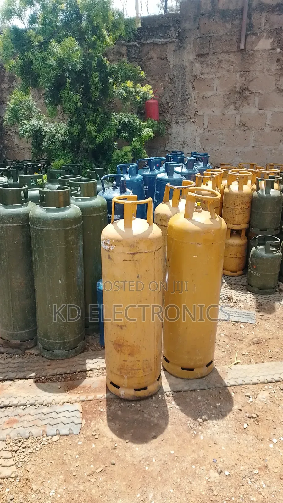 You Have Big Hotel Na Huna Gas Yakupikia Unasumbuka Kupata Gas Am Here