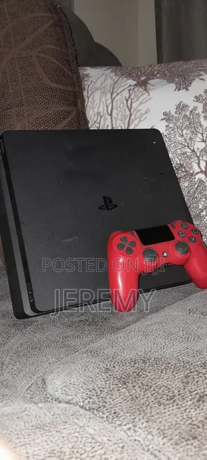 Playstation 4 Slim
