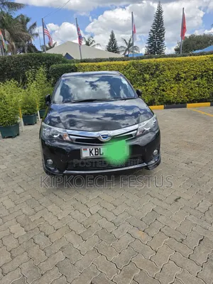 Toyota Corolla Fielder 1.5 Hybrid FWD 2015 Black