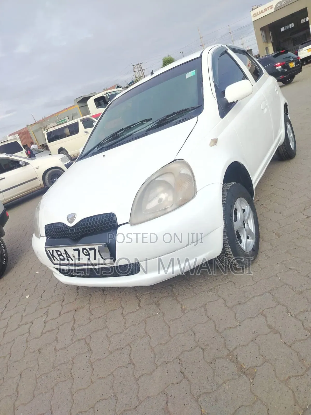 Toyota Vitz 2001 White
