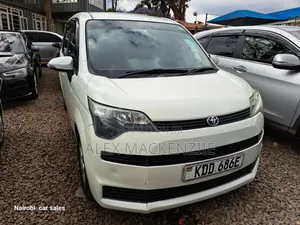 Toyota Spade 2014 White