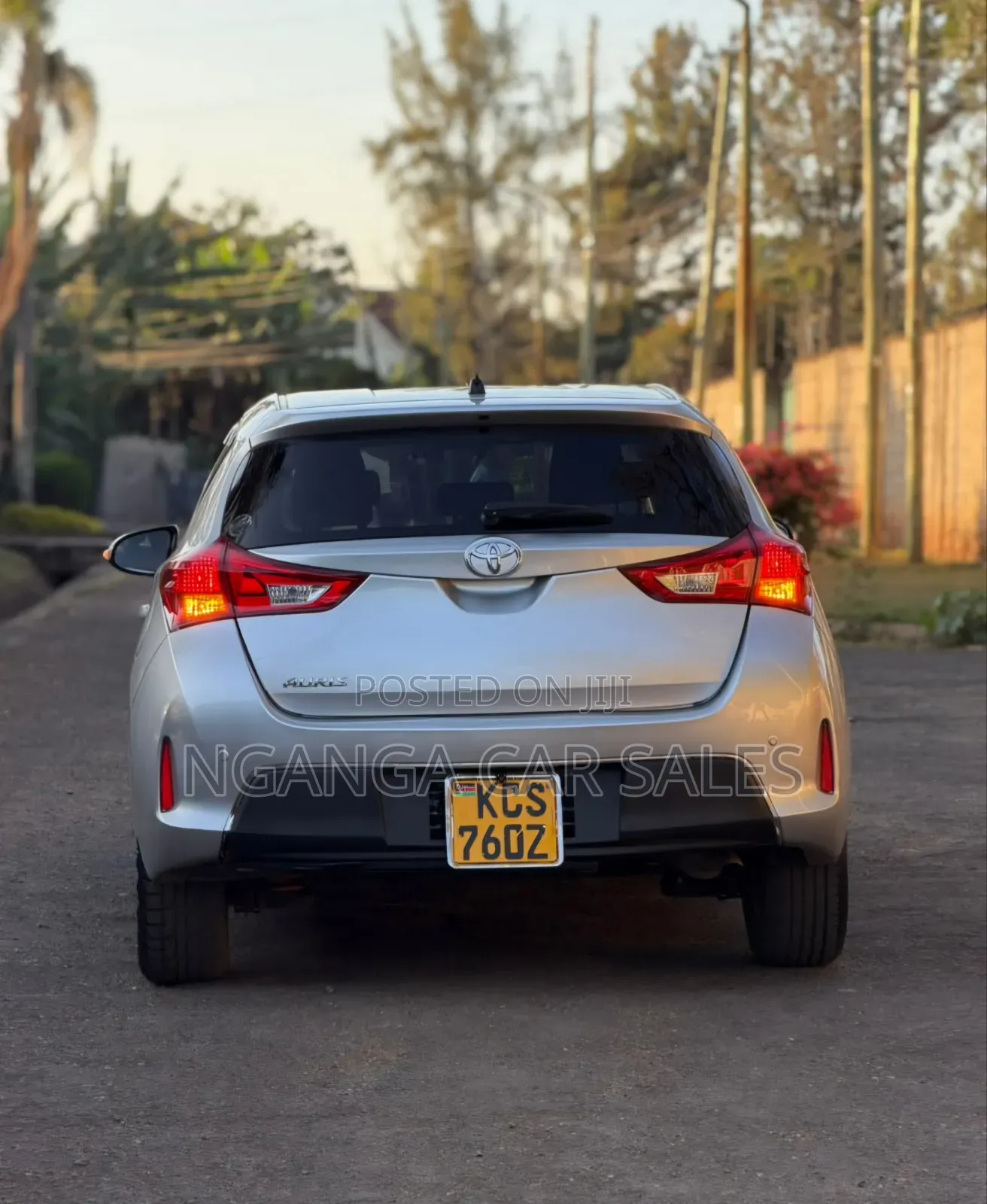 Toyota Auris 2012 Silver
