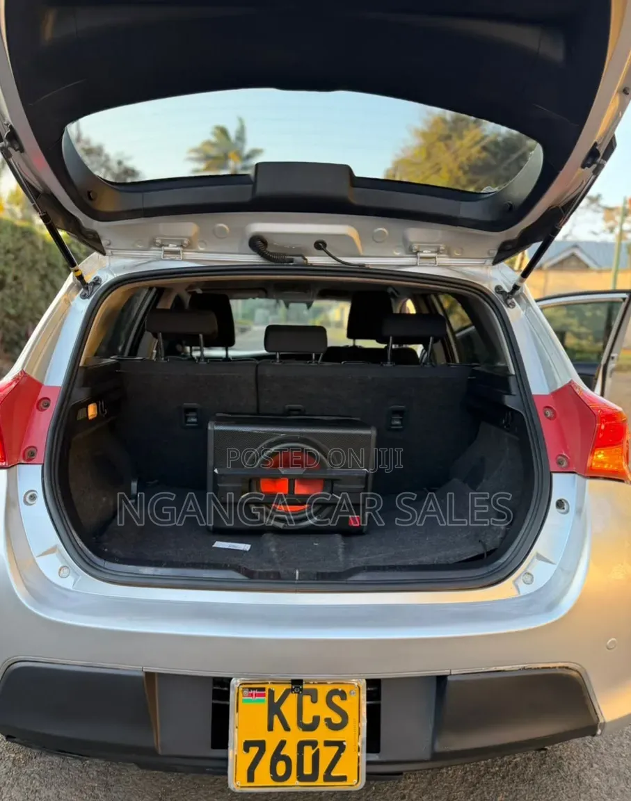 Toyota Auris 2012 Silver