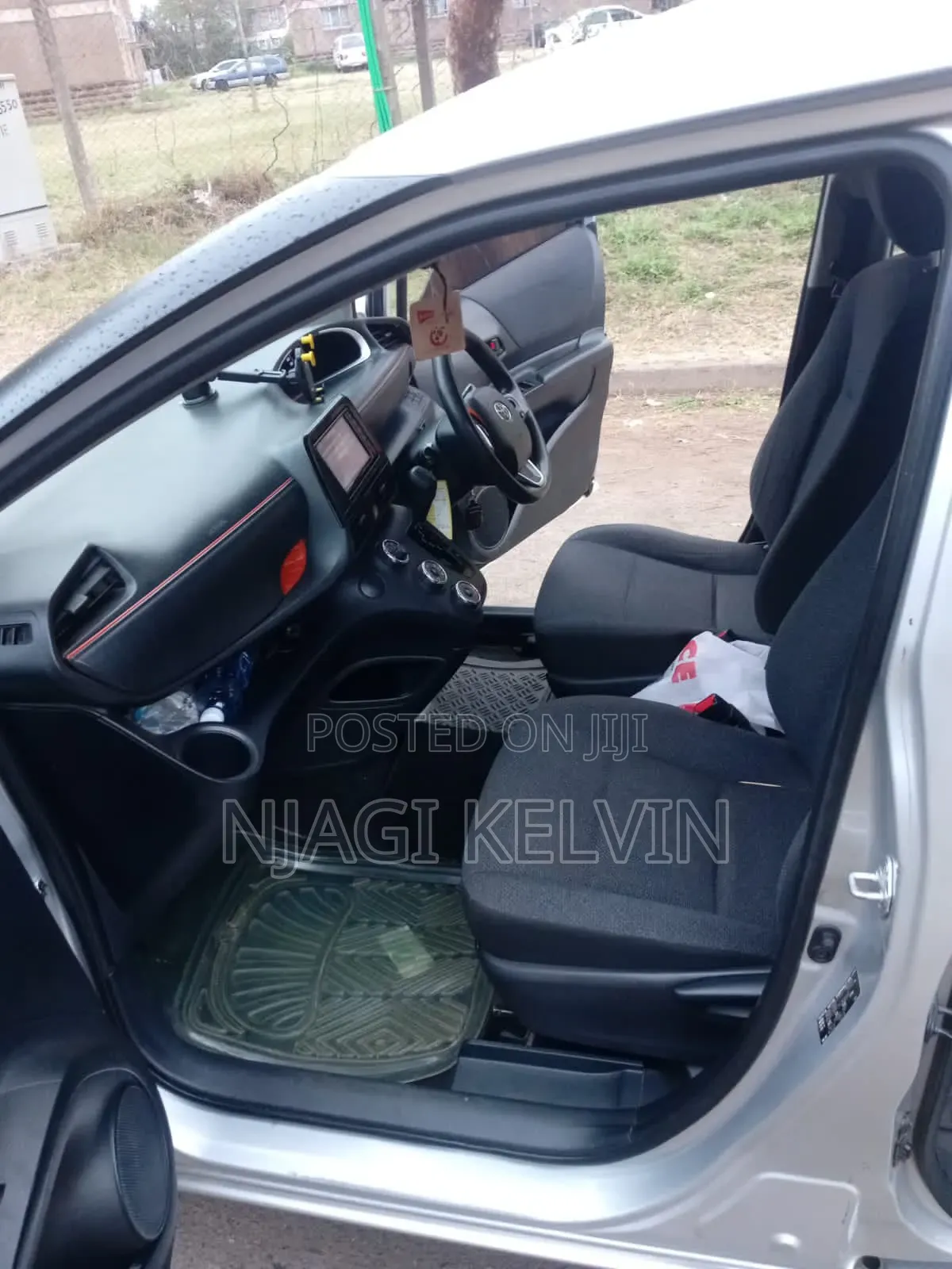 Toyota Sienta 2017 Silver