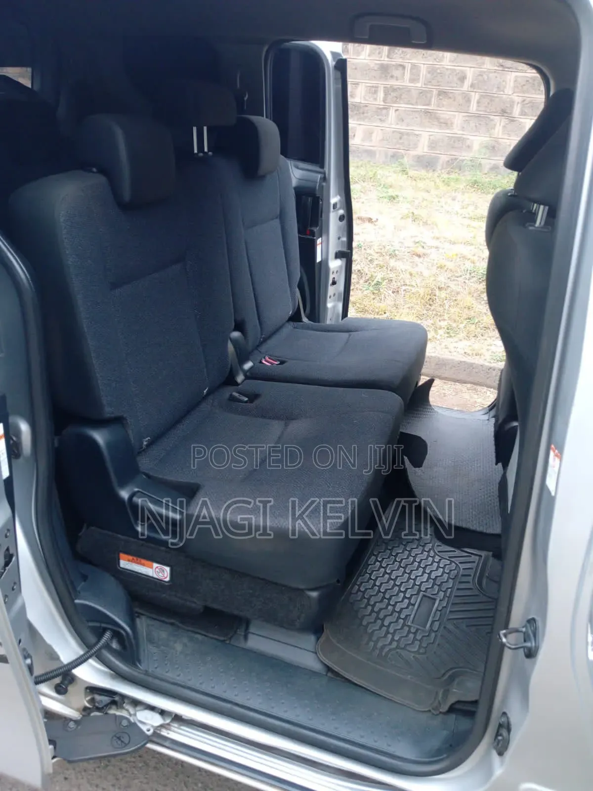 Toyota Sienta 2017 Silver