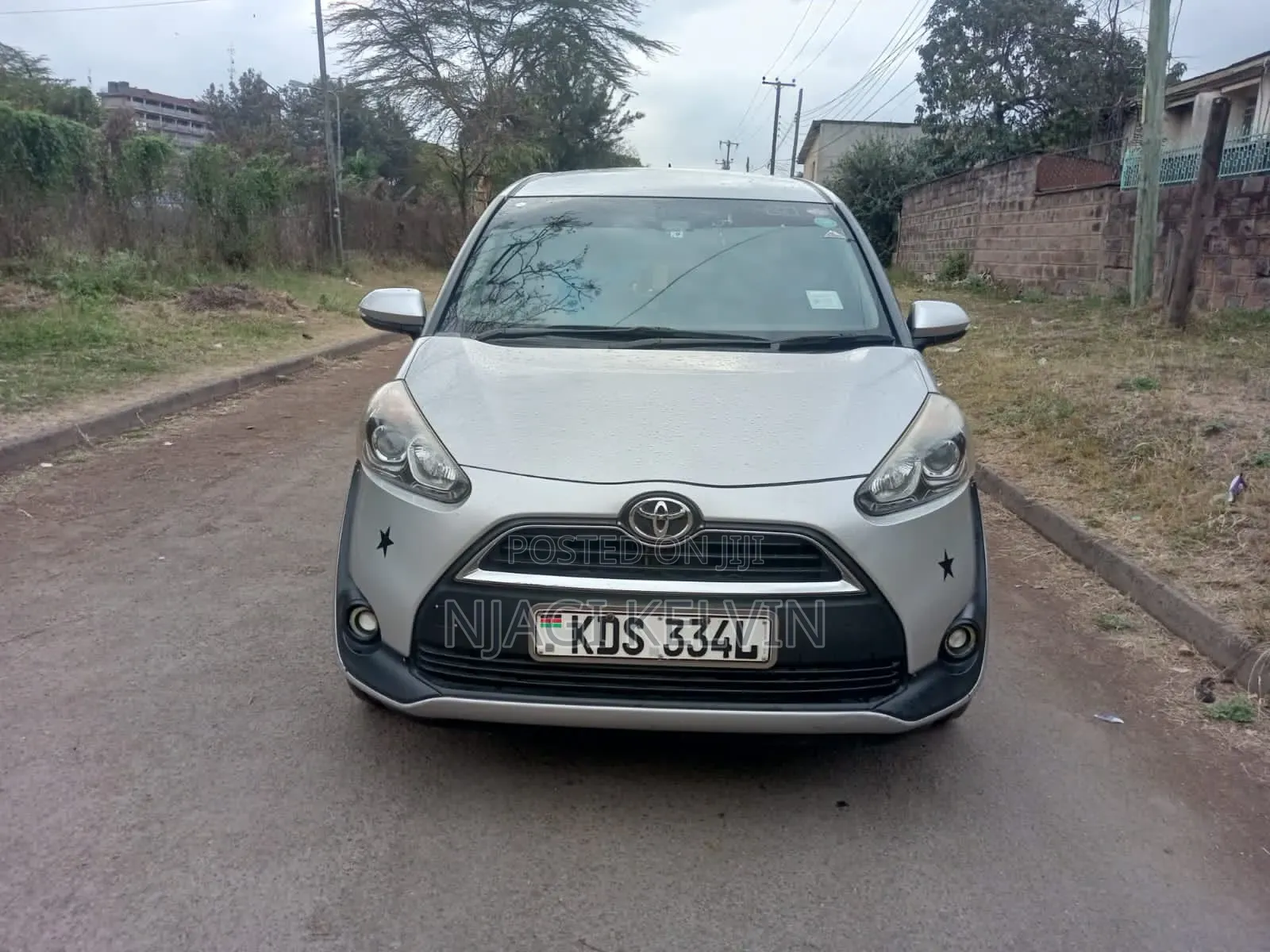 Toyota Sienta 2017 Silver