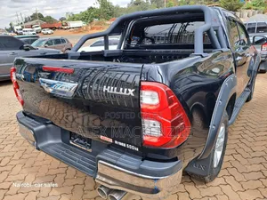 Toyota Hilux 2019 Black