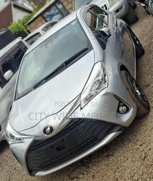 Toyota Vitz 2019 Silver