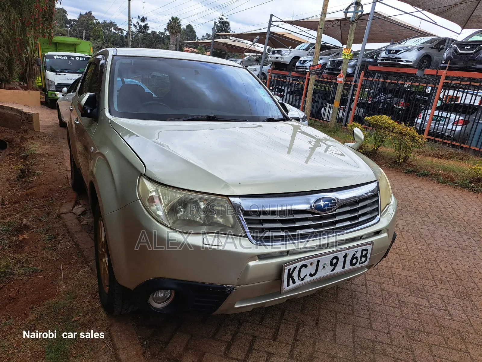 Subaru Forester 2010 Gold