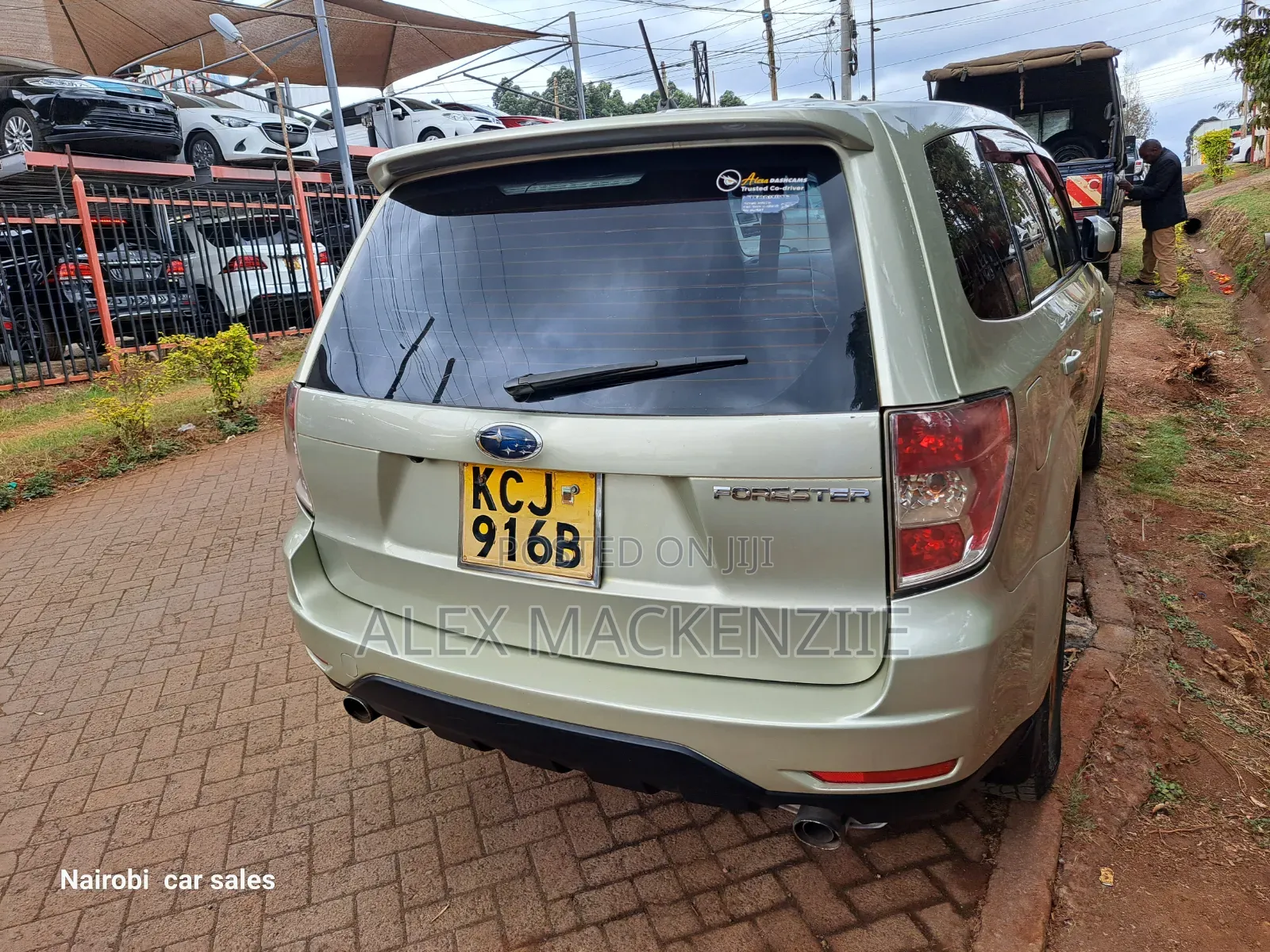 Subaru Forester 2010 Gold