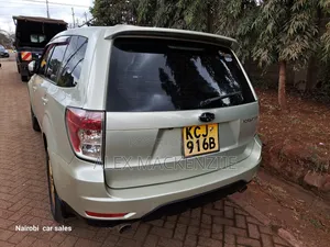 Subaru Forester 2010 Gold