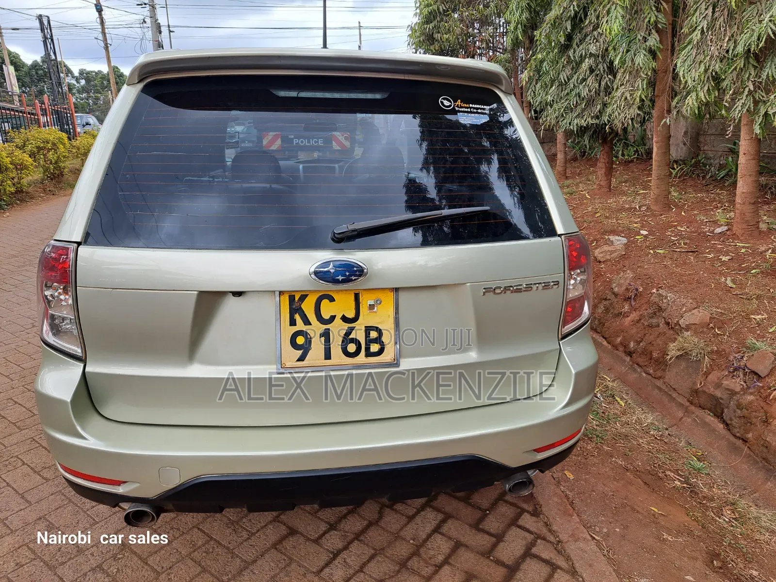 Subaru Forester 2010 Gold