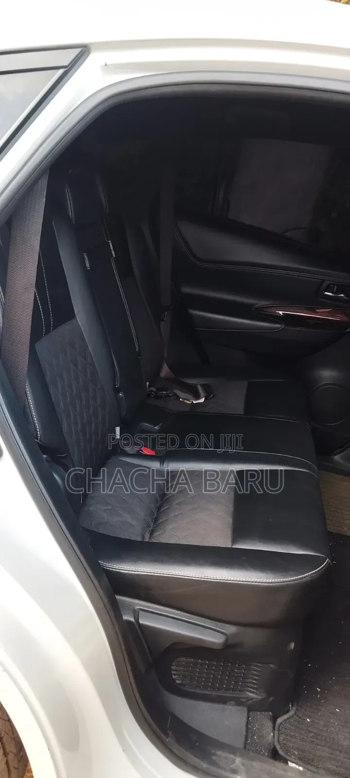 Toyota Harrier 2.0 2015 White
