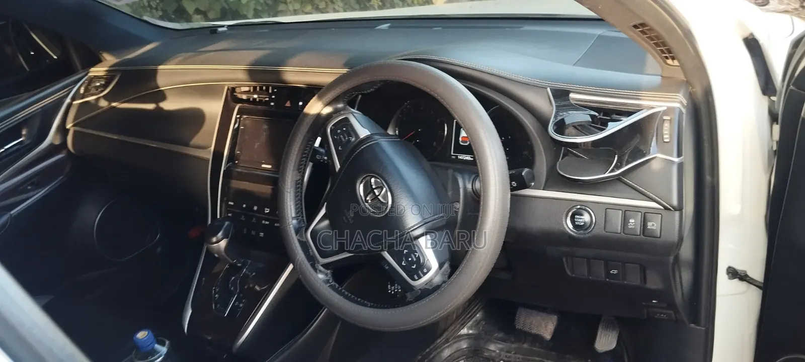 Toyota Harrier 2.0 2015 White