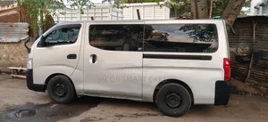 Nissan Caravan (Urvan) 2015 Silver