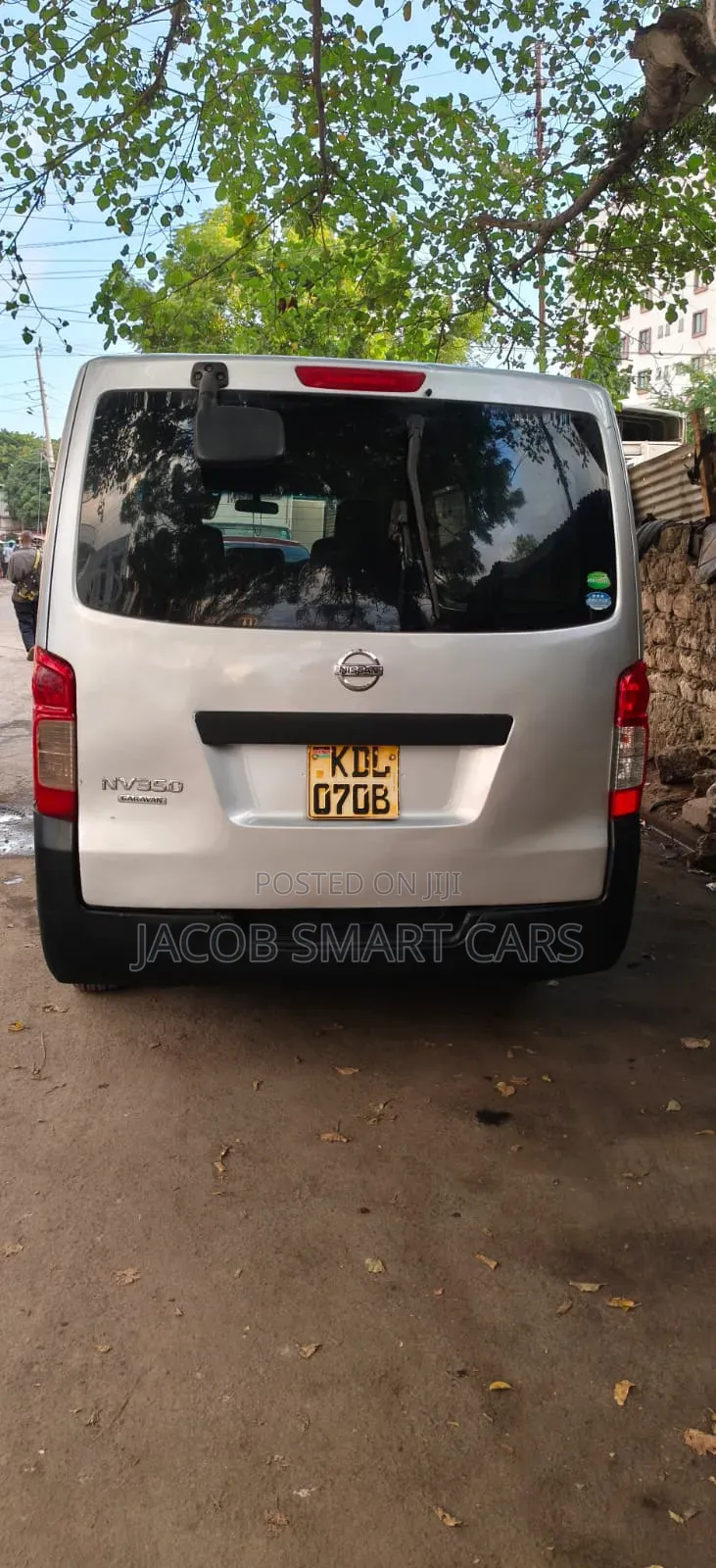 Nissan Caravan (Urvan) 2015 Silver