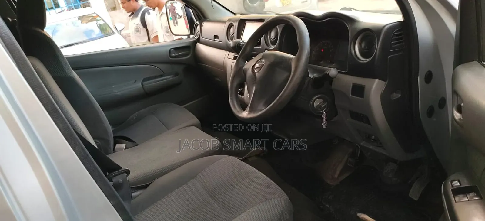 Nissan Caravan (Urvan) 2015 Silver