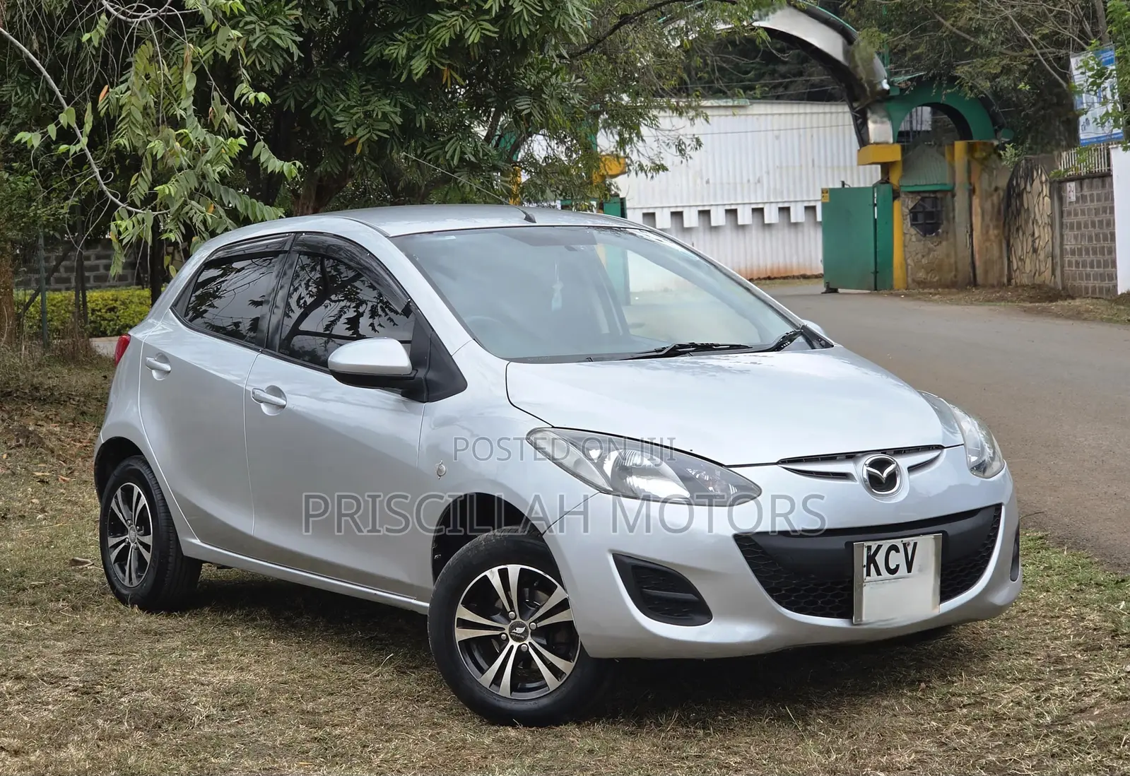 Mazda Demio 2012 Silver