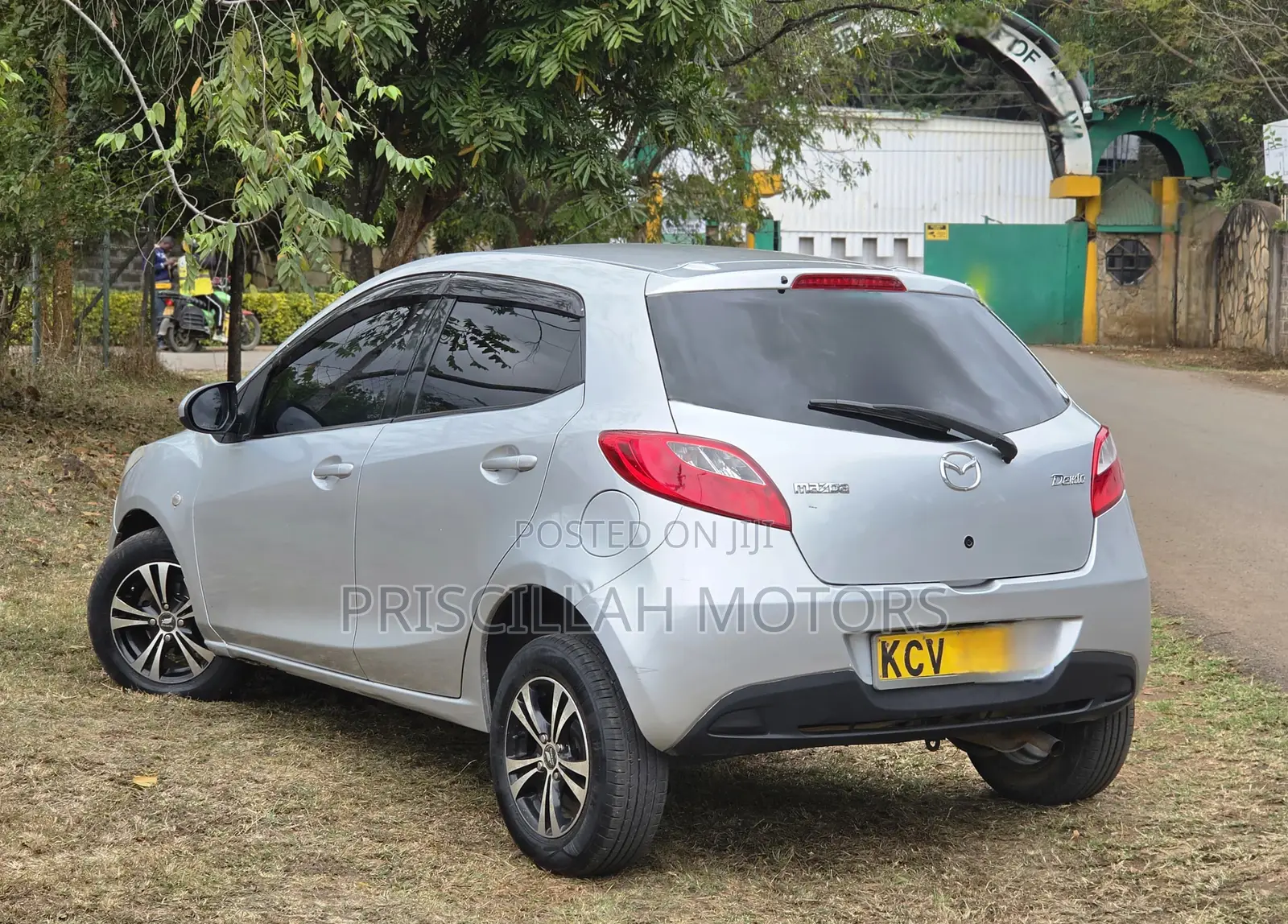 Mazda Demio 2012 Silver