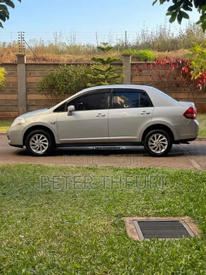 Nissan Tiida 2011 Beige