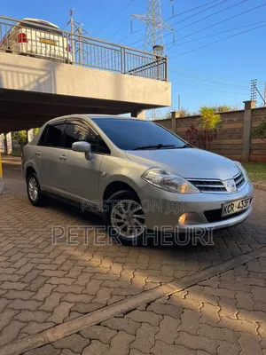 Nissan Tiida 2011 Beige