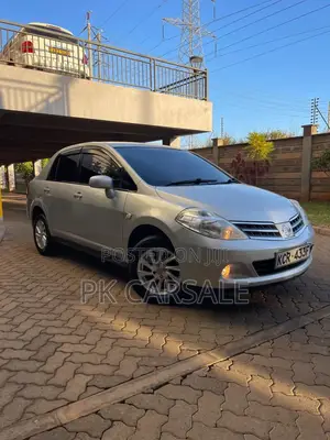 Nissan Tiida 2011 Beige