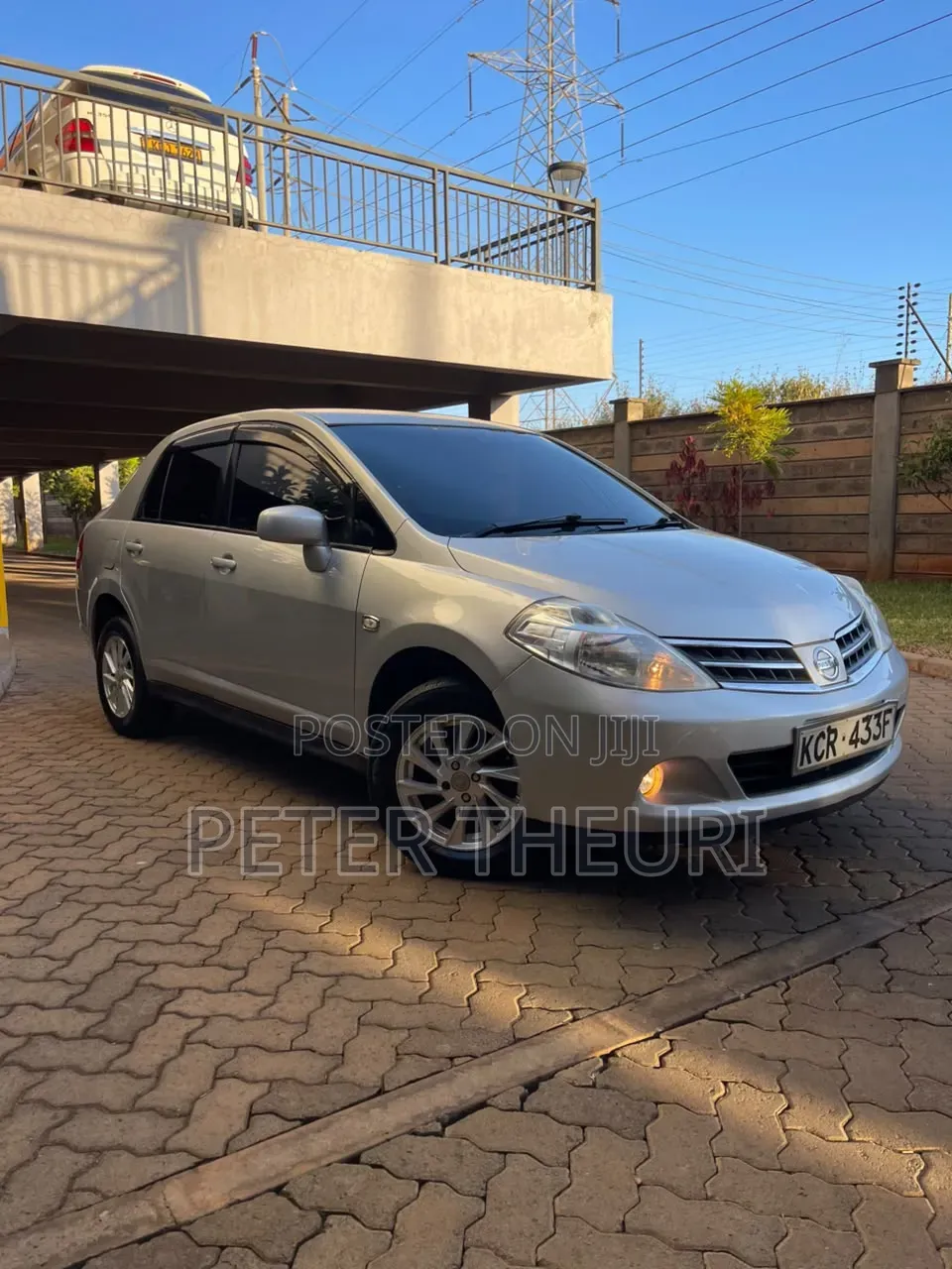 Nissan Tiida 2011 Beige
