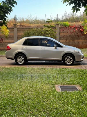 Nissan Tiida 2011 Beige