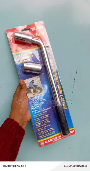 Telescopic Wheel Nut Wrench With Reversible 17_19 21_23mm Sockets