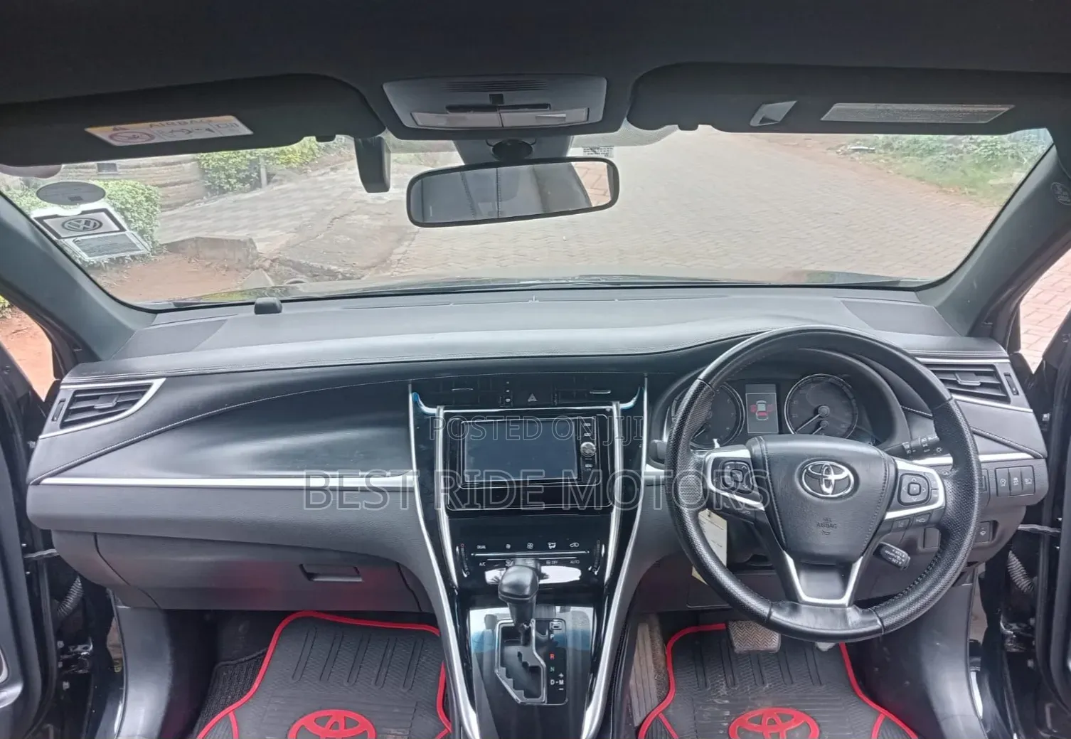 Toyota Harrier 2.0 4WD 2017