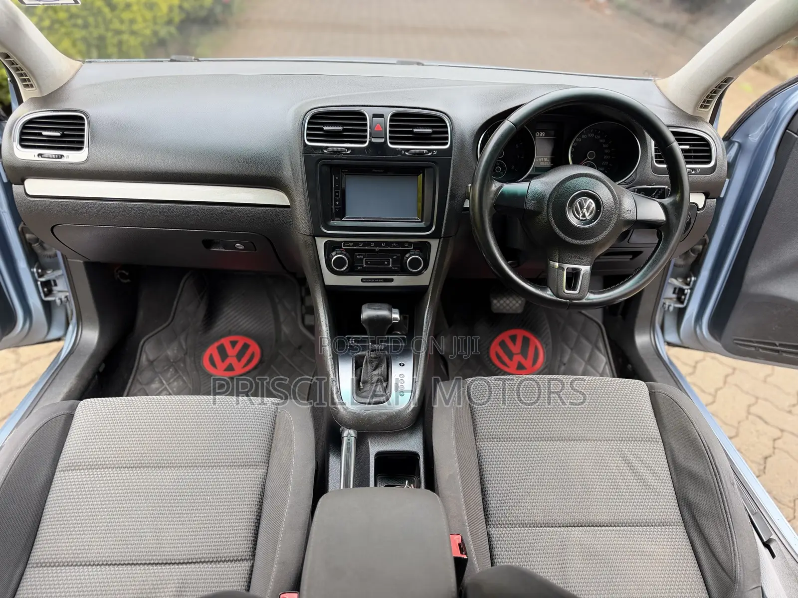 Volkswagen Golf 2010 Blue