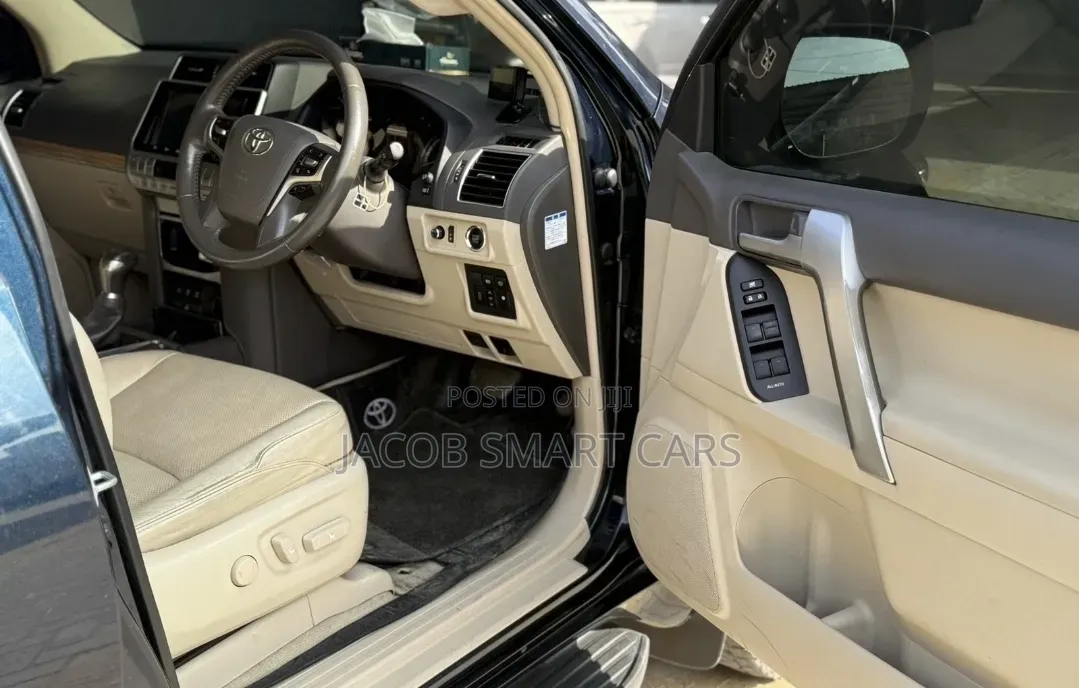 Toyota Land Cruiser Prado 2018 Black