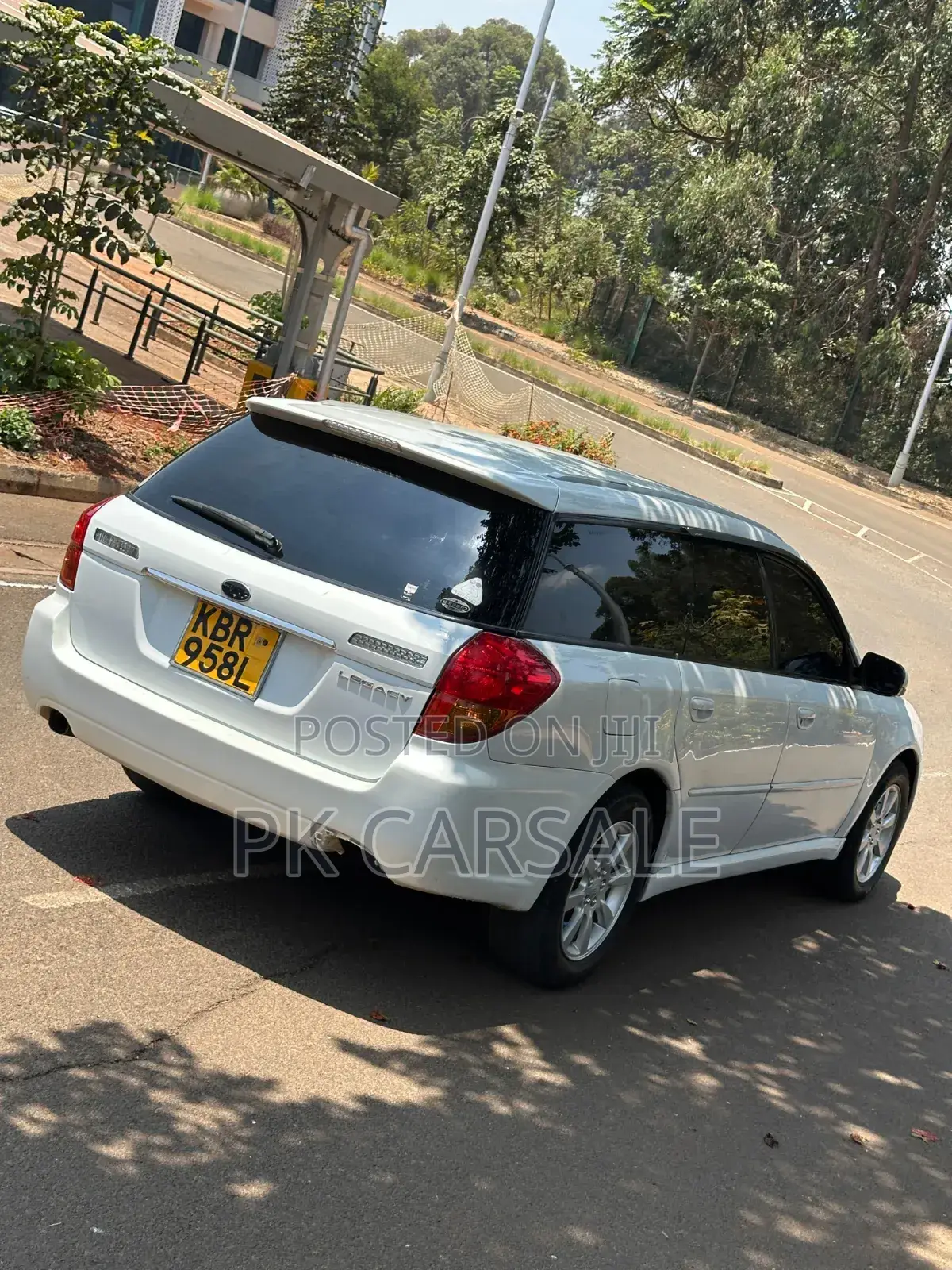 Subaru Legacy 2005 White