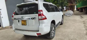 Toyota Land Cruiser Prado 2017 White