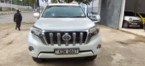 Toyota Land Cruiser Prado 2017 White