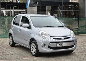 Toyota Passo 2015 Silver