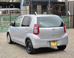 Toyota Passo 2015 Silver
