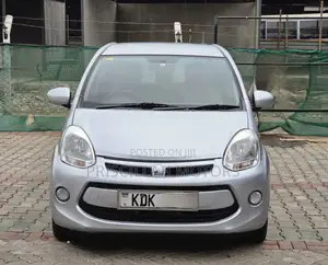 Toyota Passo 2015 Silver