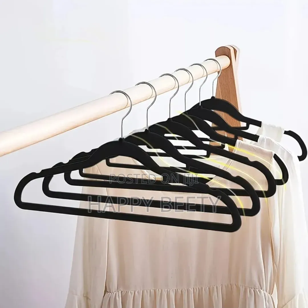 *10 PCS Velvet Non-Slip Hangers With Tie Bar* - L