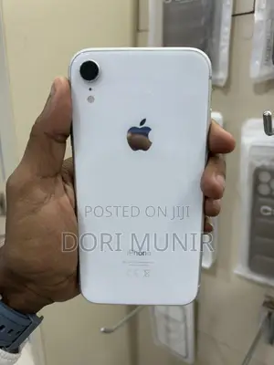Apple iPhone XR 64 GB White