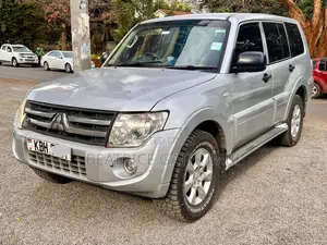 Mitsubishi Pajero 2014 Silver