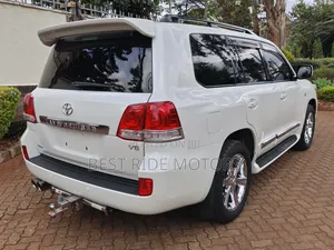 Toyota Land Cruiser 2009 White