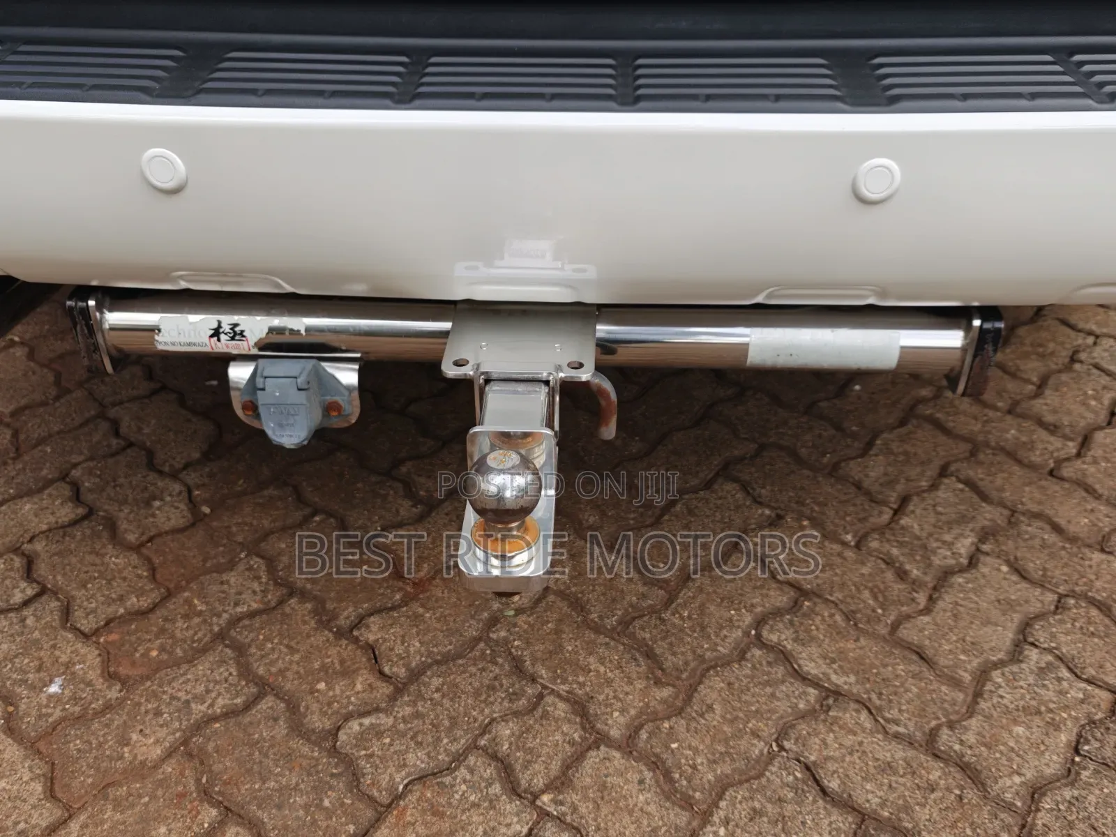 Toyota Land Cruiser 2009 White